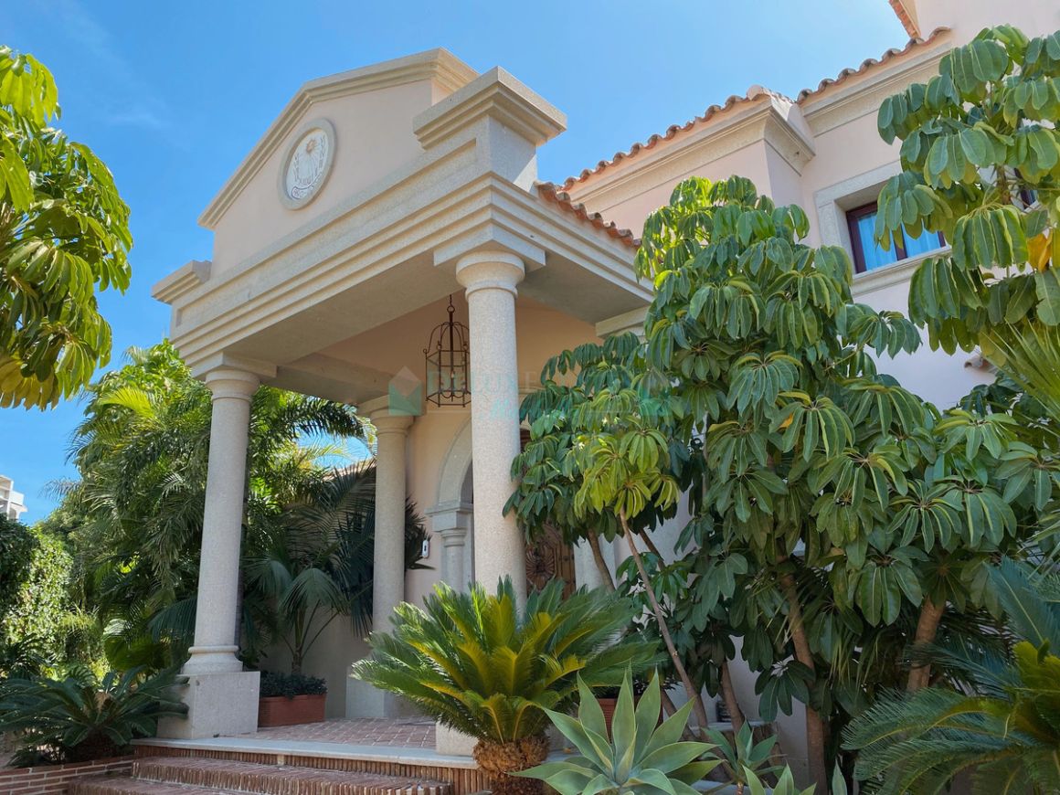 Villa for rent in  Los Flamingos, Benahavis