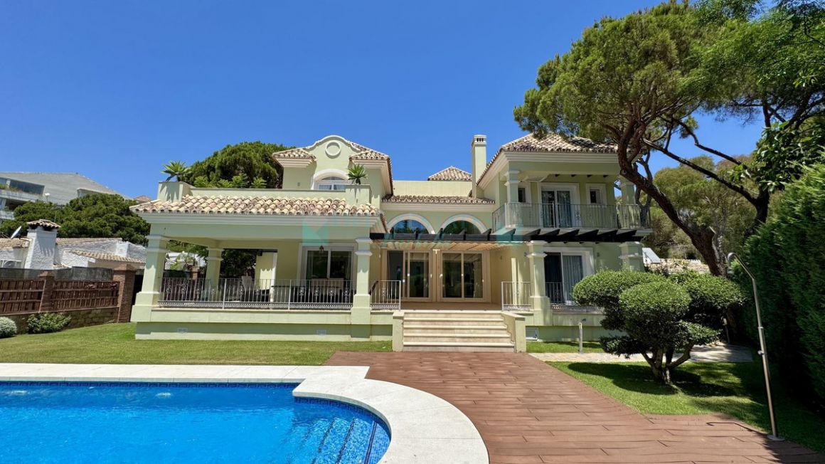 Villa for rent in  Elviria, Marbella East