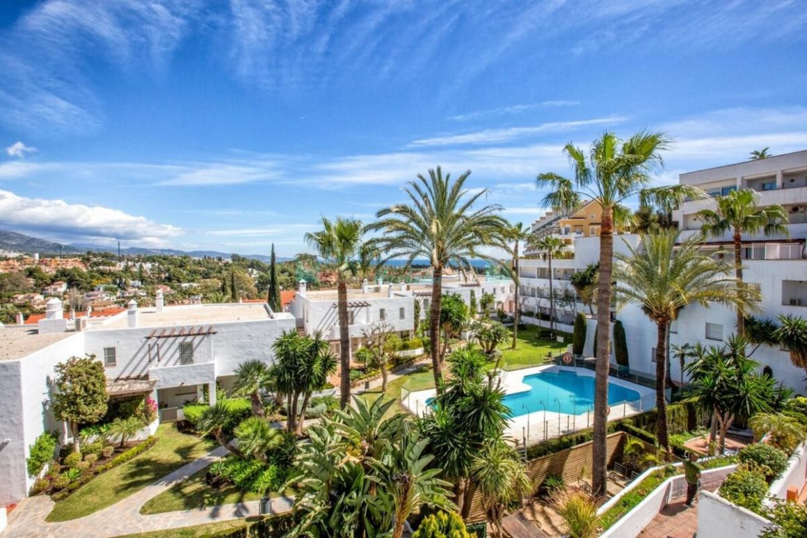 Apartment for sale in Nueva Andalucia