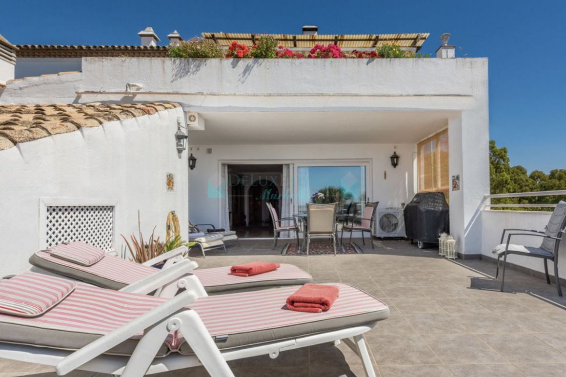 Apartment in Atalaya, Estepona