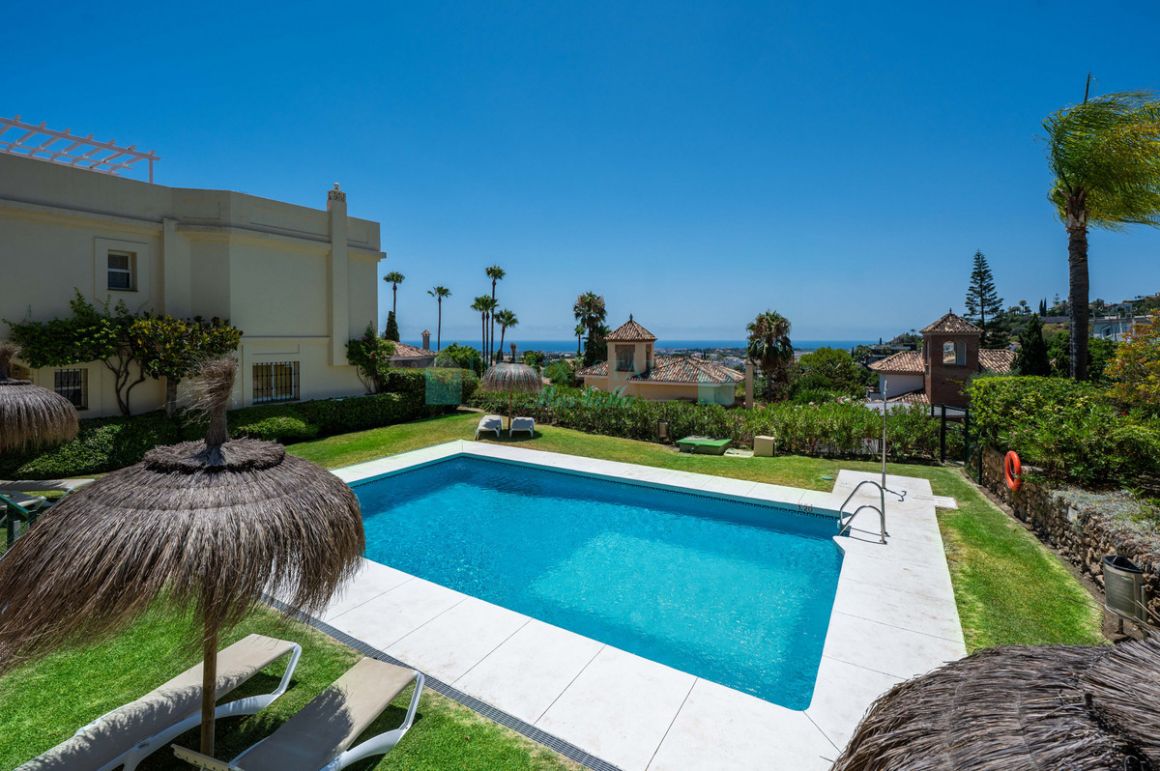 Town House for sale in  La Quinta, Benahavis