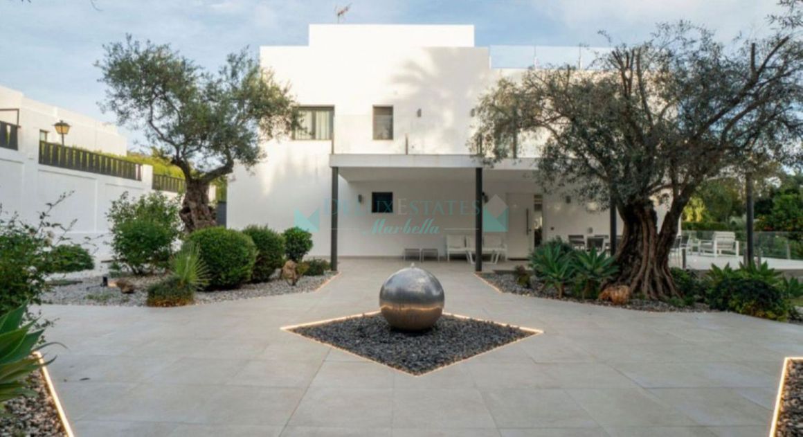 Villa in Nueva Andalucia