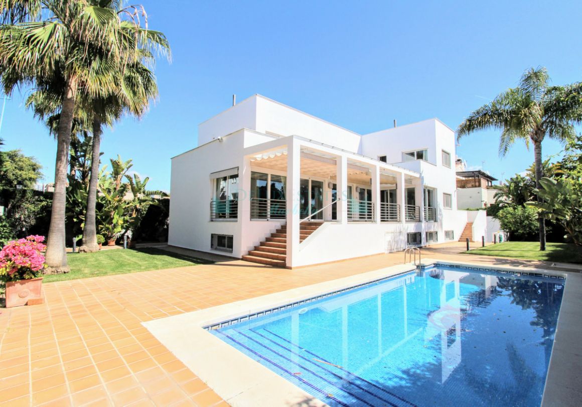 Villa for sale in San Pedro de Alcantara