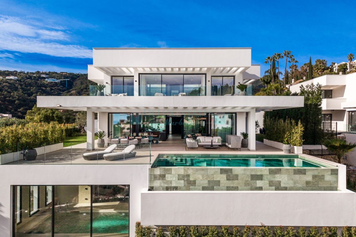 Villa en venta en  El Madroñal, Benahavis