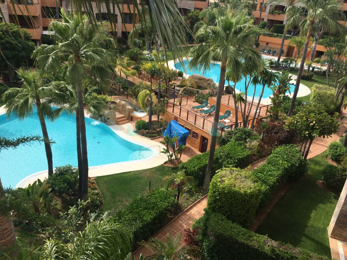 Penthouse in Bahia de Marbella, Marbella East
