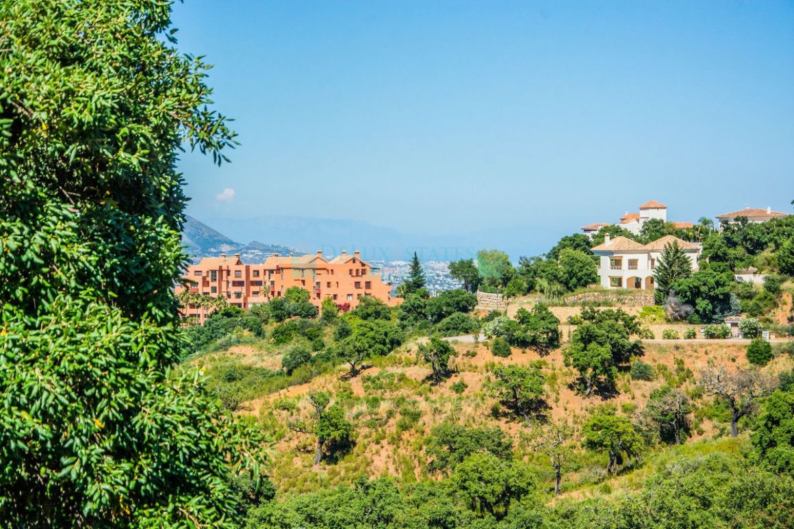 Residential Plot for sale in  La Mairena, Marbella East