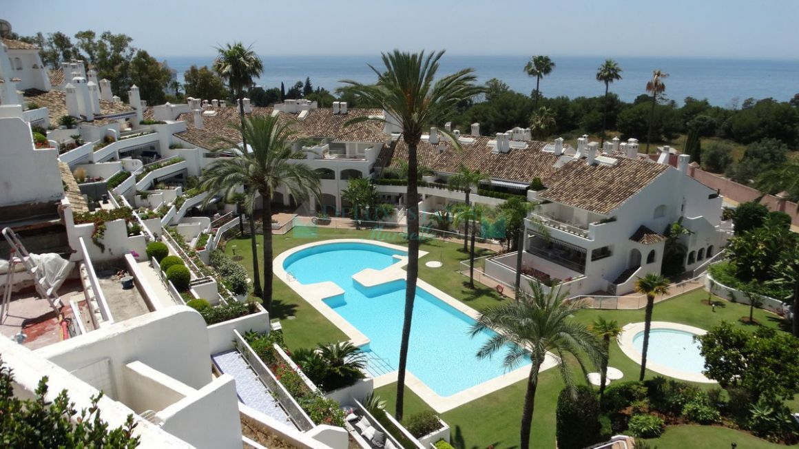 Penthouse in Rio Real, Marbella East