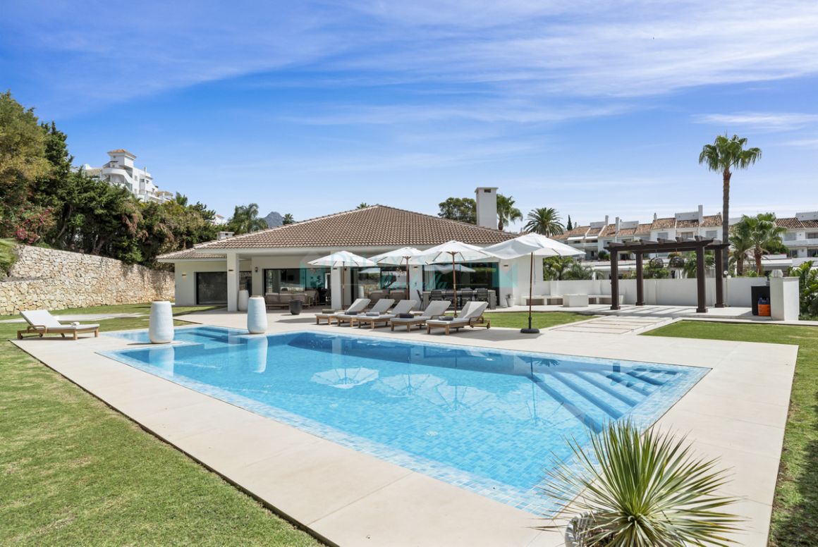 Villa for rent in Nueva Andalucia