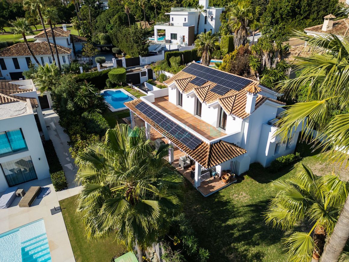 Villa in Nueva Andalucia