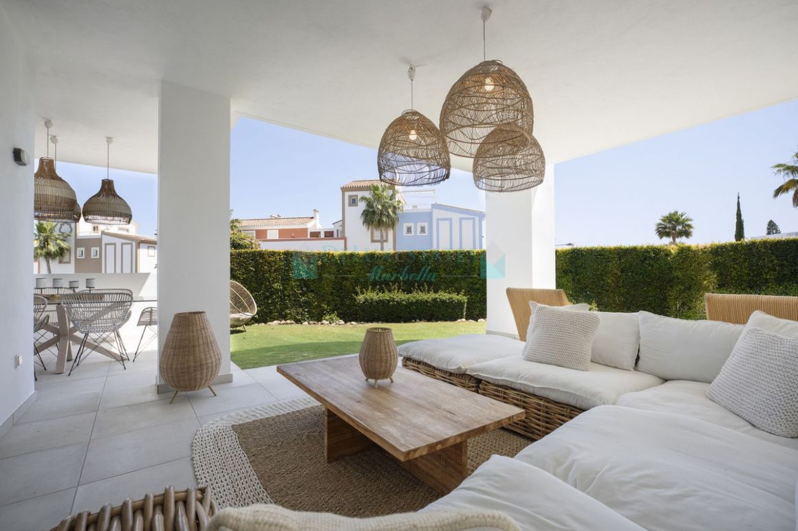 Ground Floor Apartment for sale in  El Paraiso, Estepona