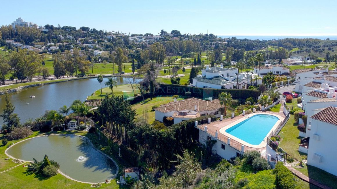 Apartamento Planta Baja en venta en  El Paraiso, Estepona