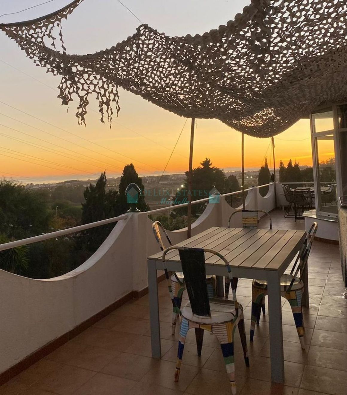Villa for sale in Nueva Andalucia