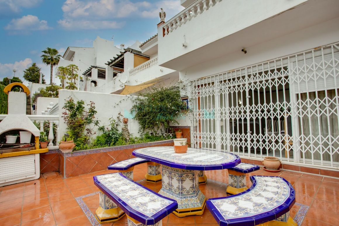 Town House for sale in Estepona
