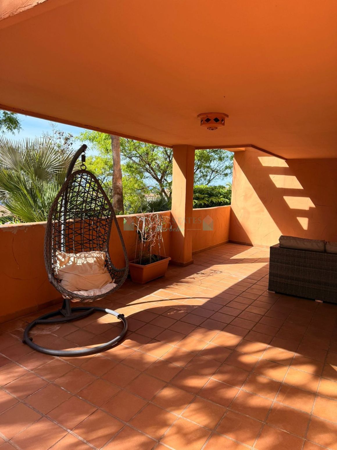 Apartamento Planta Baja en venta en  Elviria, Marbella Este