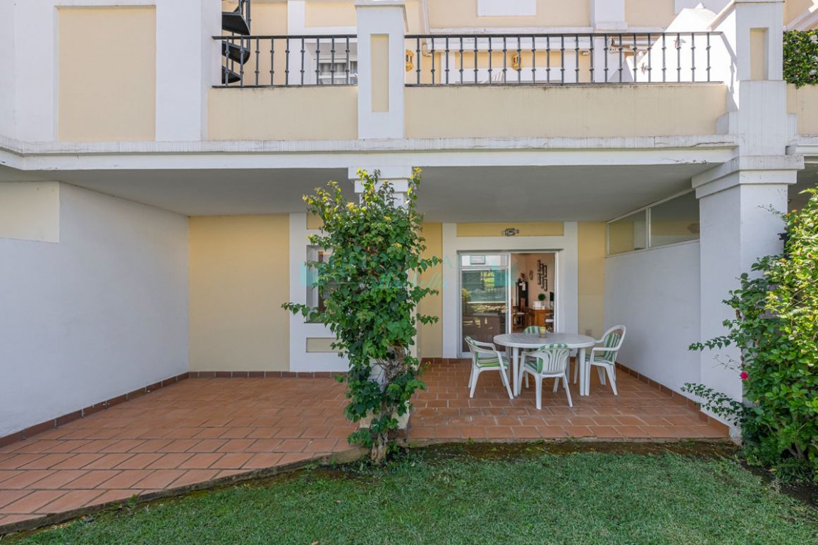 Ground Floor Apartment for sale in Nueva Andalucia