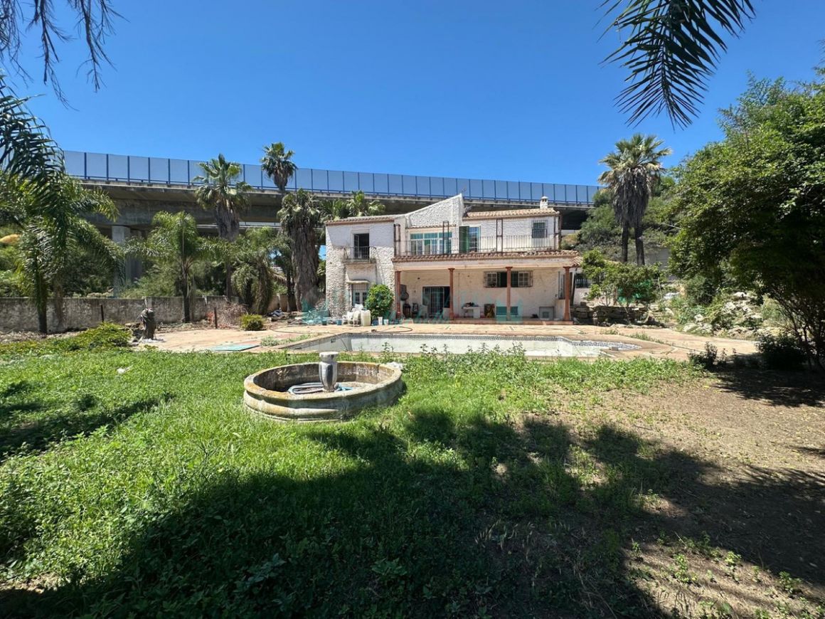 Villa in Nueva Andalucia