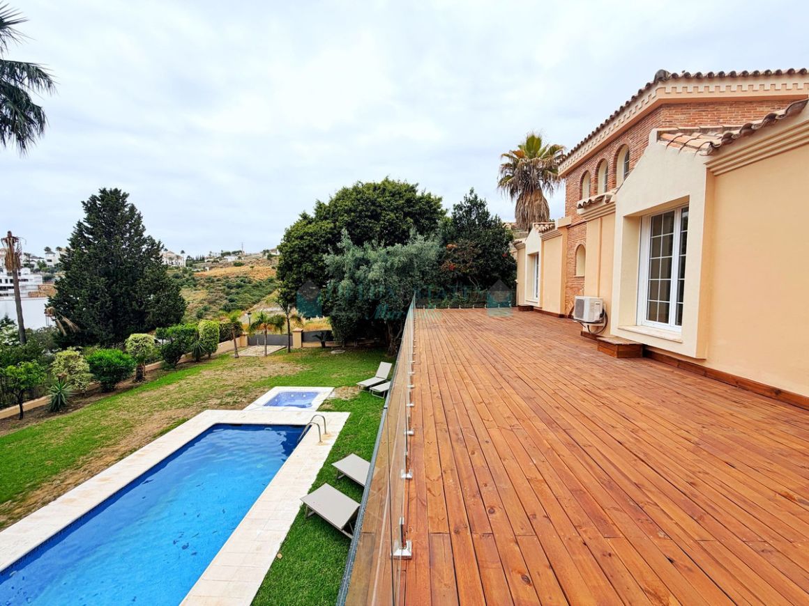 Villa for rent in  El Paraiso, Estepona