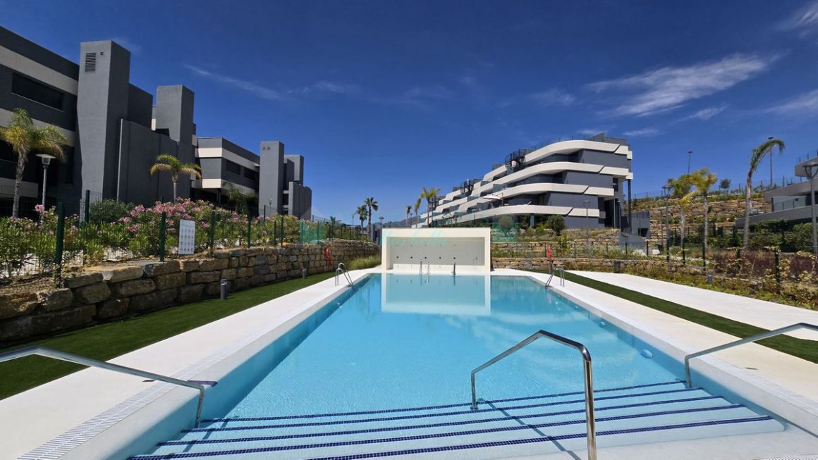 Apartamento Planta Baja en venta en  New Golden Mile, Estepona