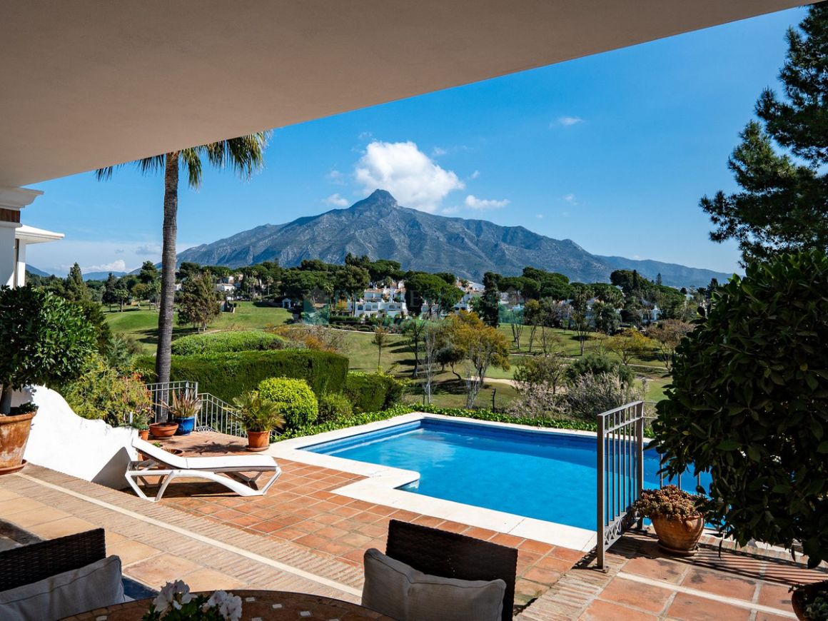 Villa for sale in  Aloha, Nueva Andalucia