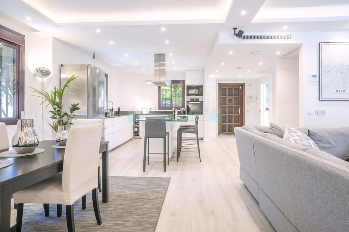 Semi Detached Villa in Marbella Golden Mile