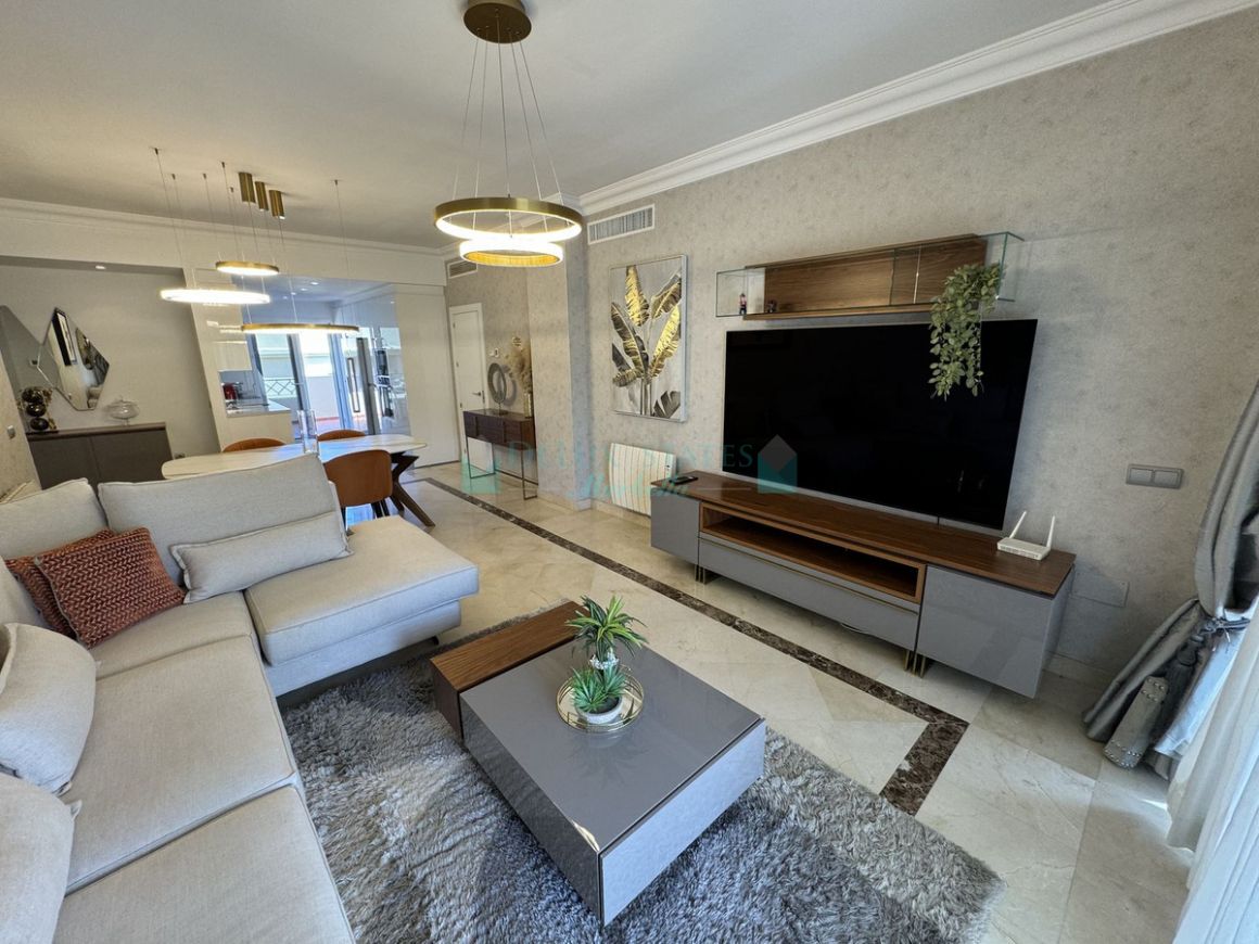 Penthouse for rent in  Los Flamingos, Benahavis