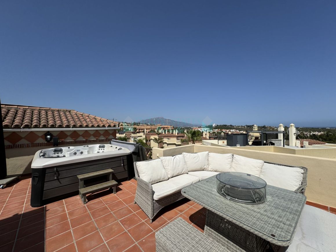 Ático en alquiler en  Los Flamingos, Benahavis