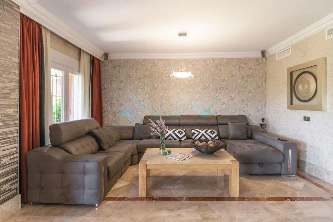 Town House in Santa Clara, Marbella East