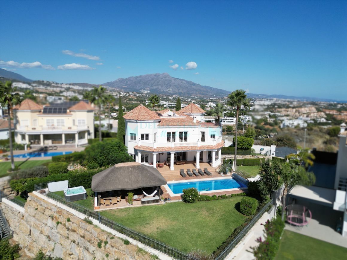 Villa for rent in Benahavis