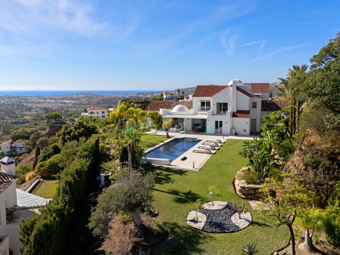 Villa for sale in Benahavis