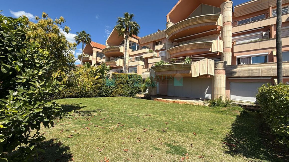 Ground Floor Apartment for sale in Nueva Andalucia