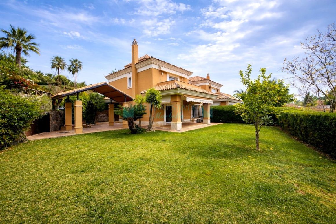 Semi Detached Villa for sale in  Santa Clara, Marbella East