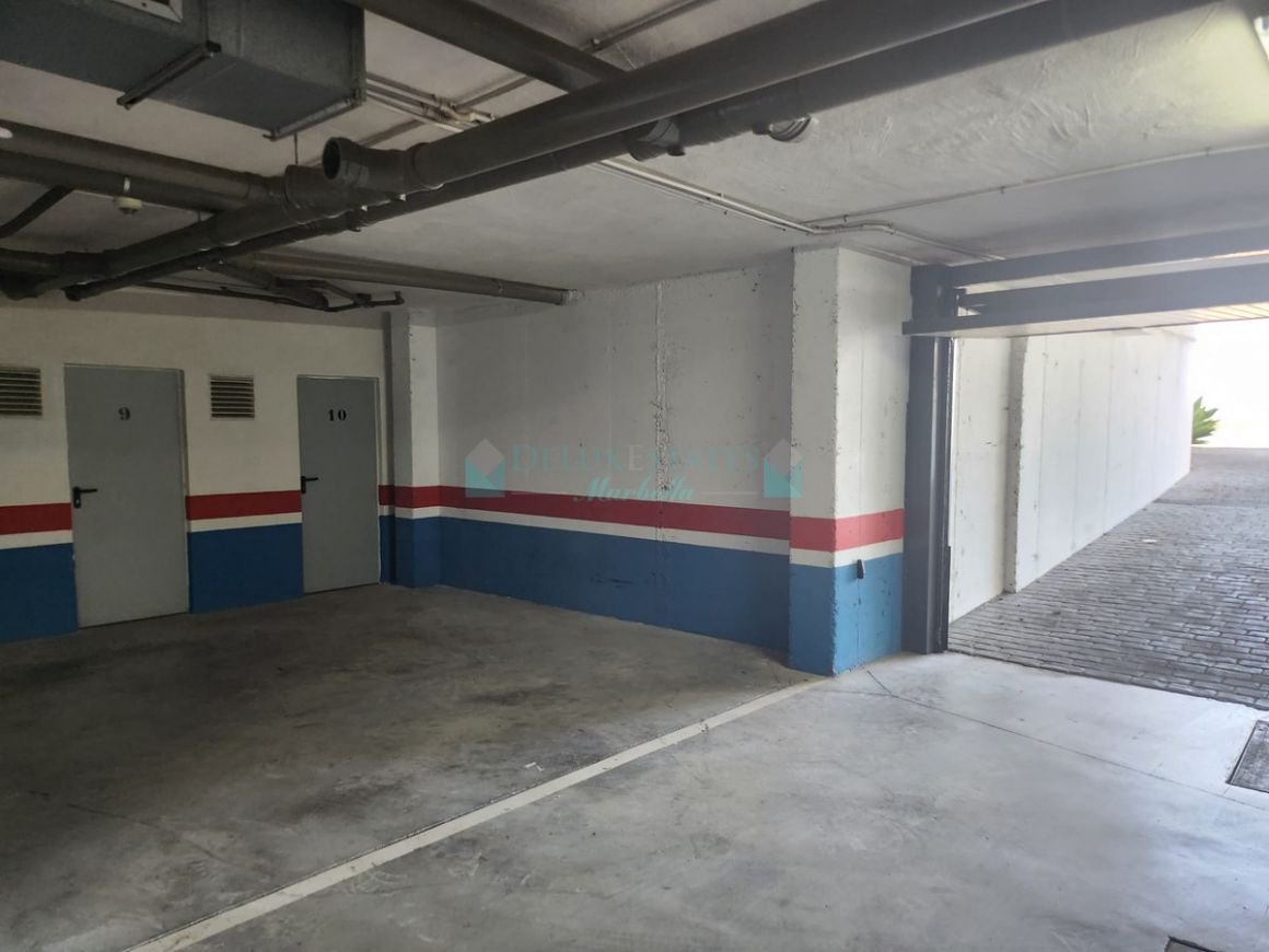 Parking in Selwo, Estepona