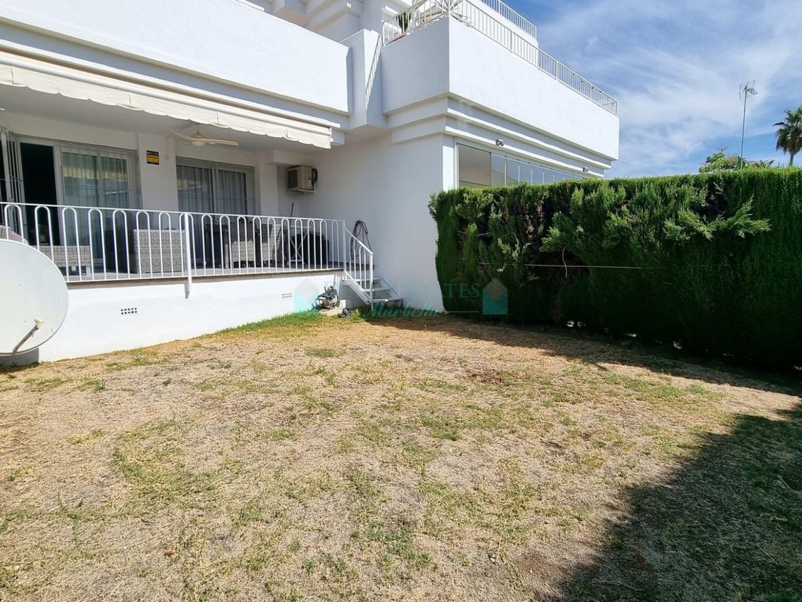 Ground Floor Apartment for sale in  El Paraiso, Estepona