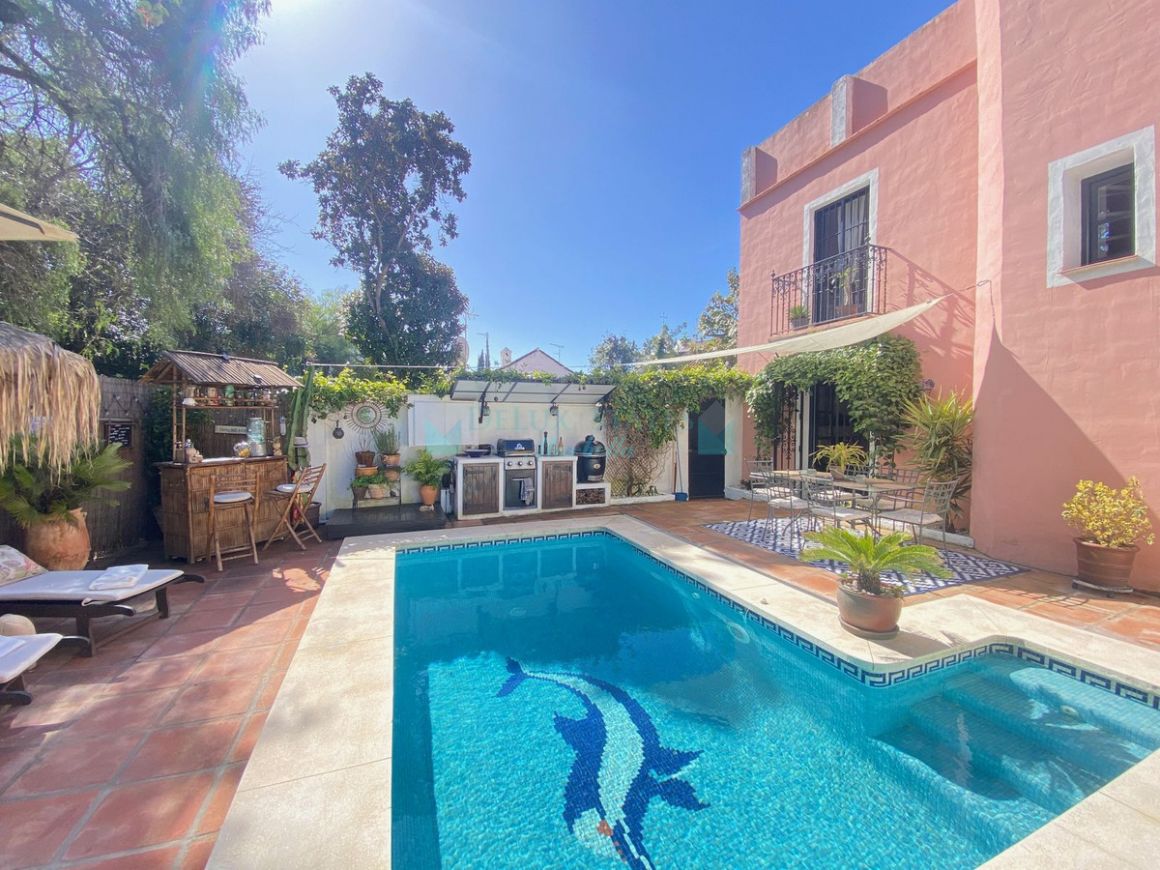 Semi Detached Villa for sale in Marbella