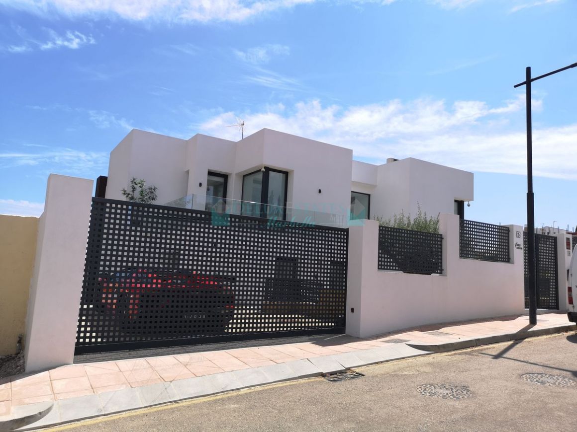 Villa en alquiler en Estepona