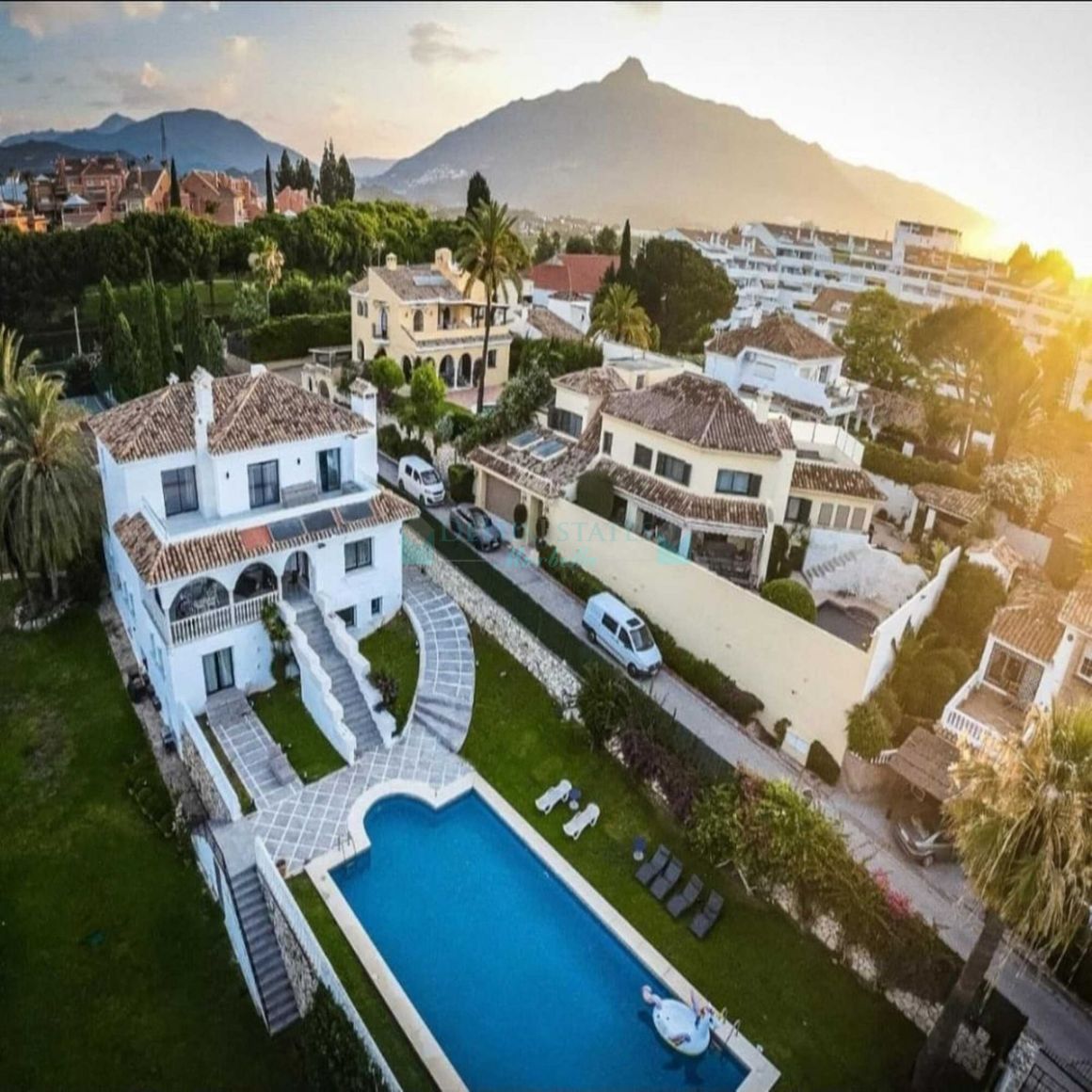 Villa for rent in Nueva Andalucia