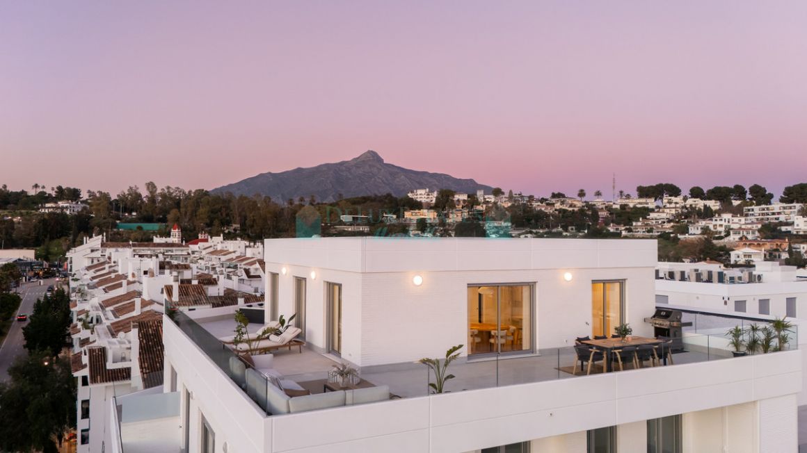 Penthouse for sale in  La Campana, Nueva Andalucia