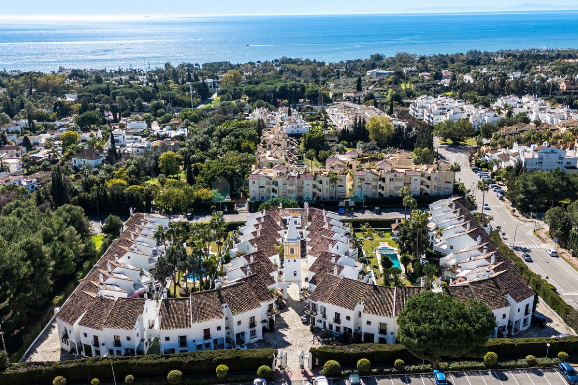 Town House for sale in Marbella Golden Mile
