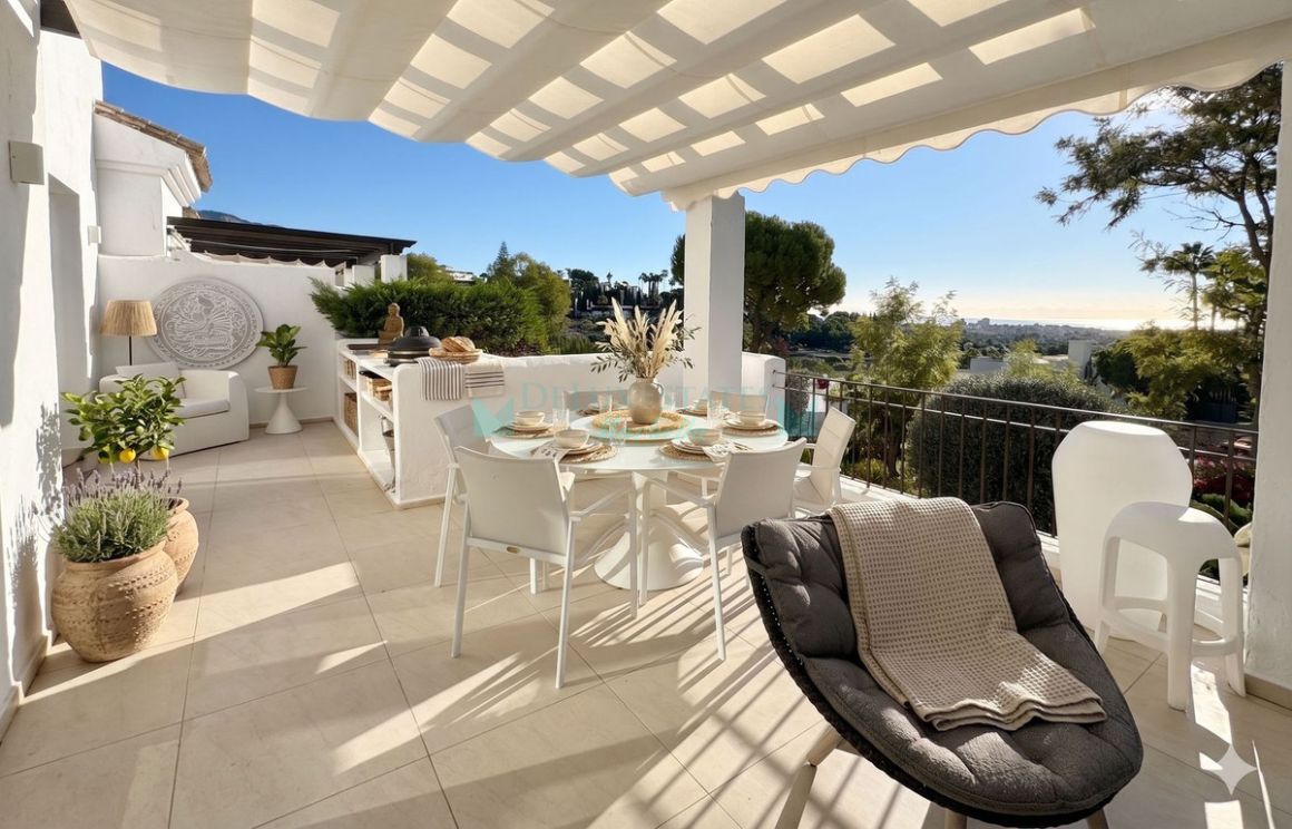 Penthouse for sale in Nueva Andalucia