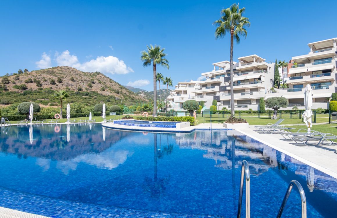 Ground Floor Apartment for sale in Benahavis