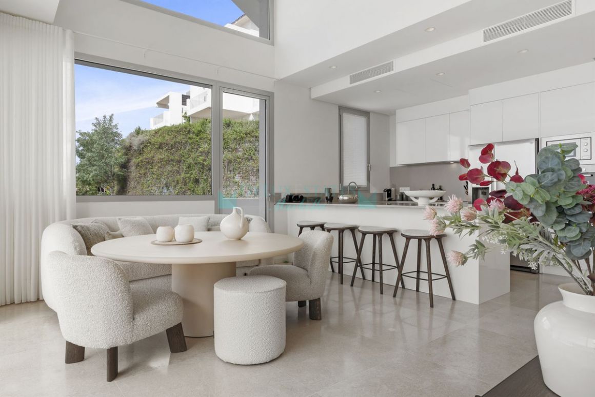 Penthouse for sale in Benahavis