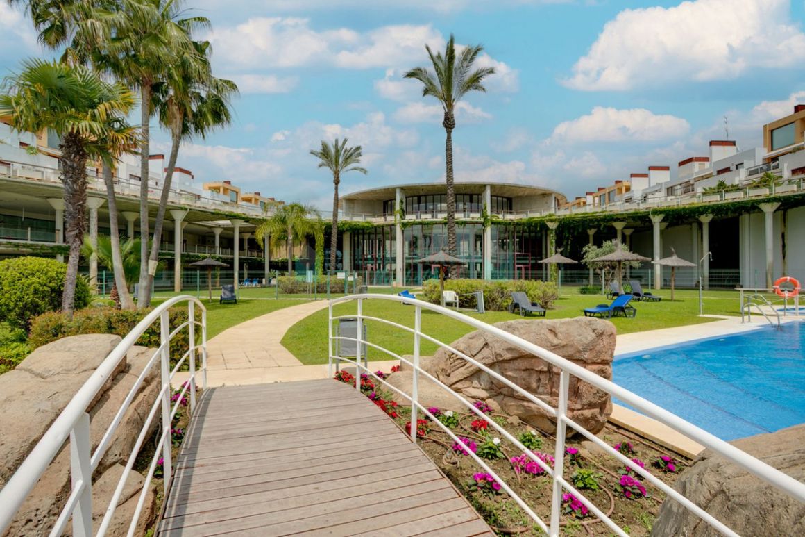 Apartment for sale in Benahavis