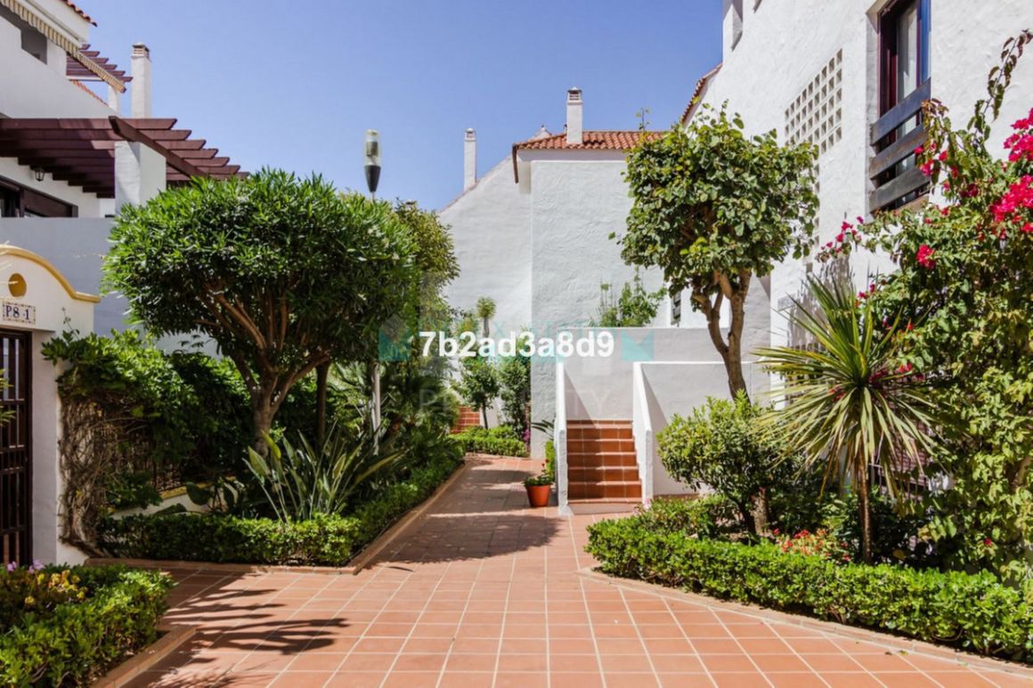 Apartment in Nueva Andalucia