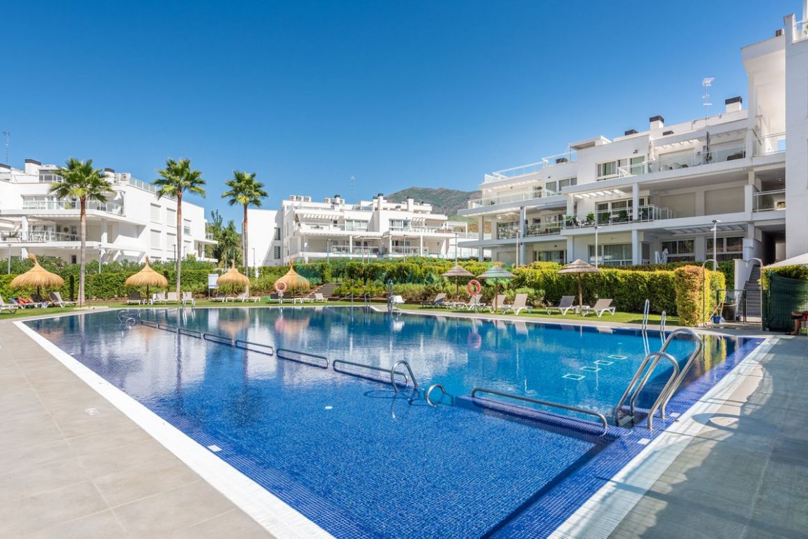 Ground Floor Apartment for sale in Benahavis