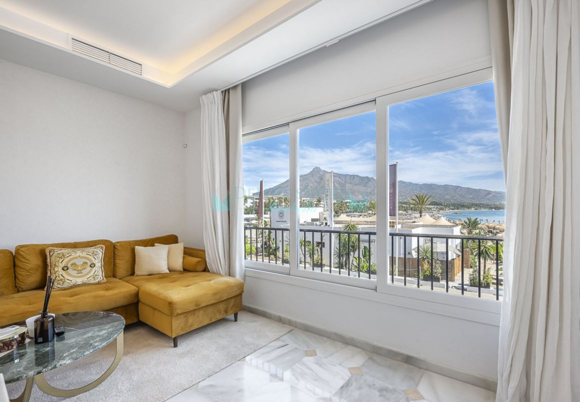 Penthouse for sale in Marbella - Puerto Banus