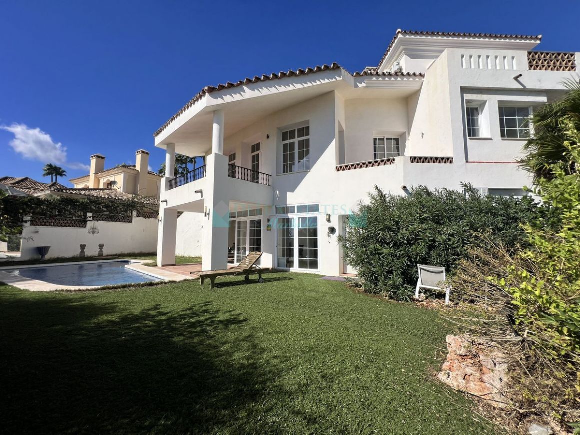 Villa for sale in  La Quinta, Benahavis