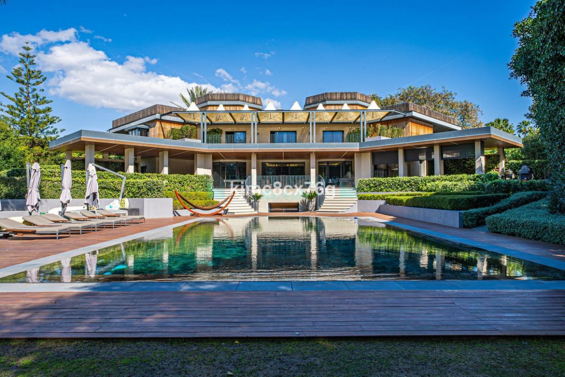 Villa for sale in  Guadalmina Baja, San Pedro de Alcantara