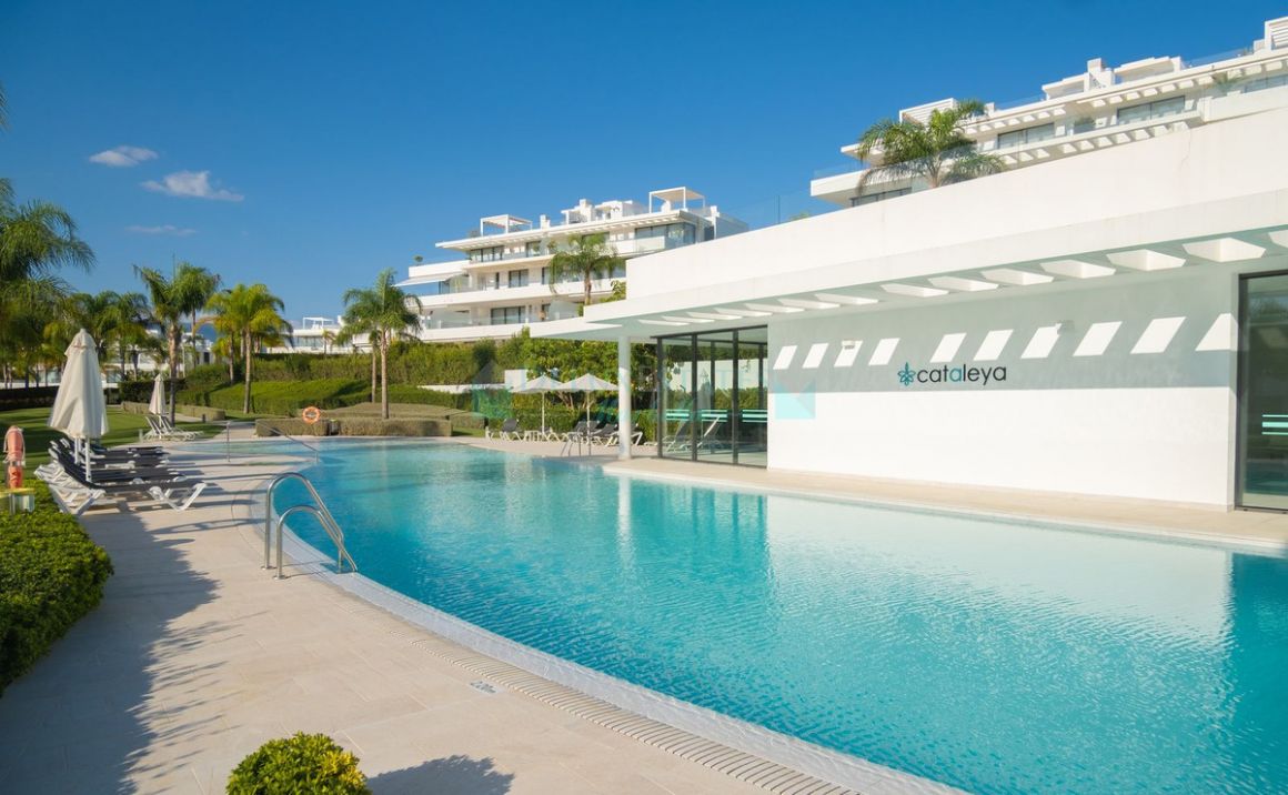 Apartamento en venta en  Atalaya, Estepona