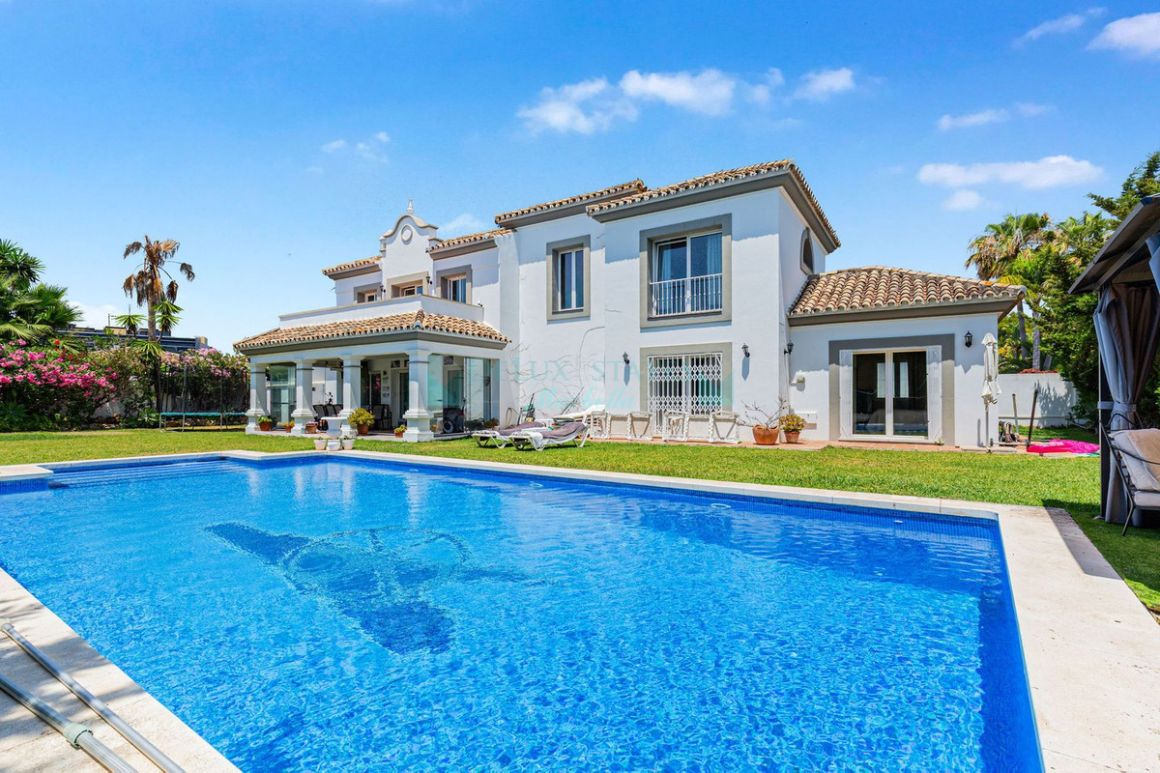 Villa in Estepona