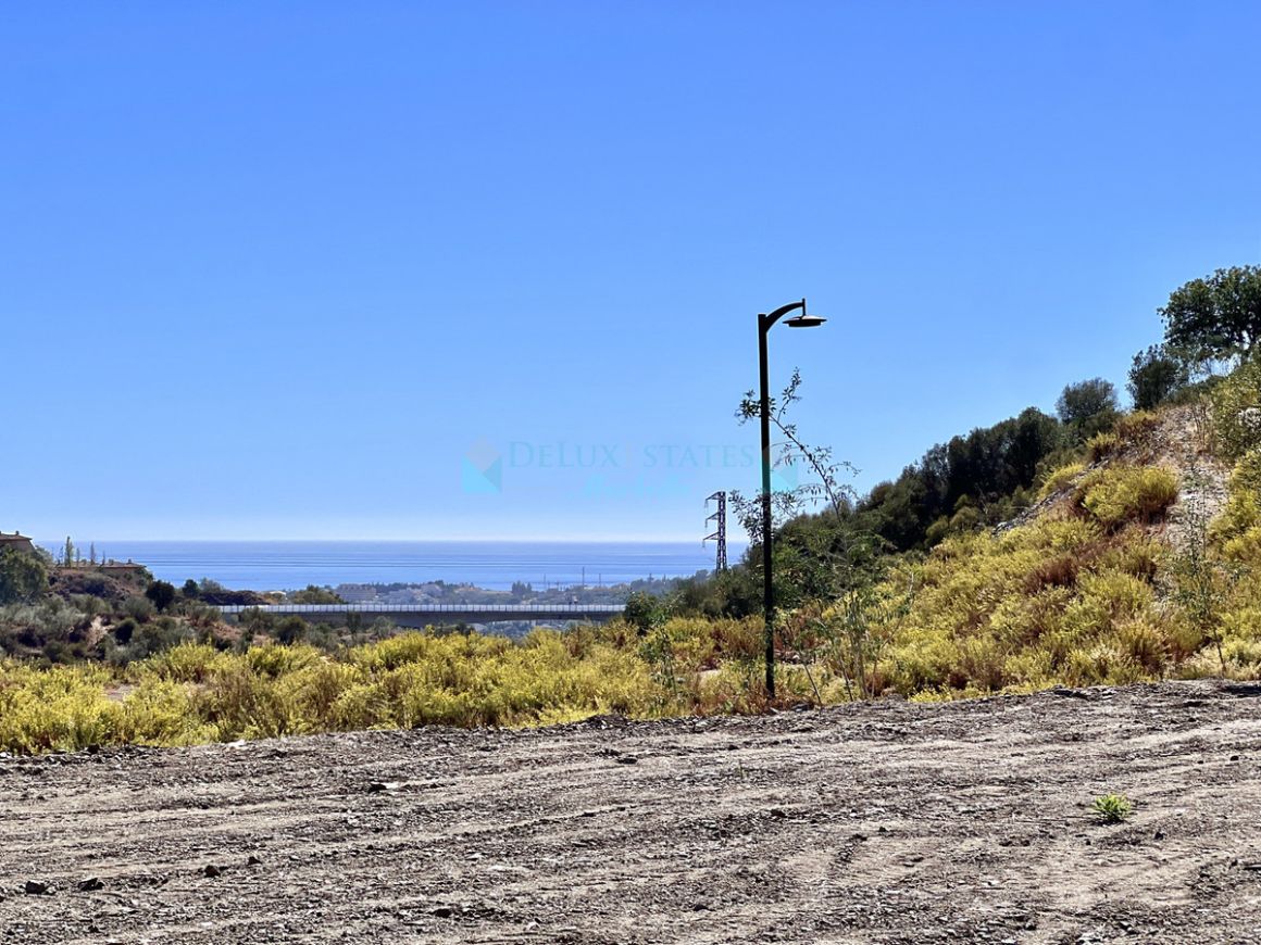 Plot for sale in Benahavis